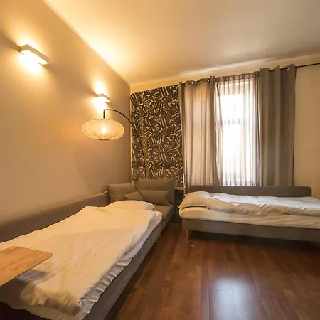 Midcentury Modern, Quiet, 40m With Bath リガ
