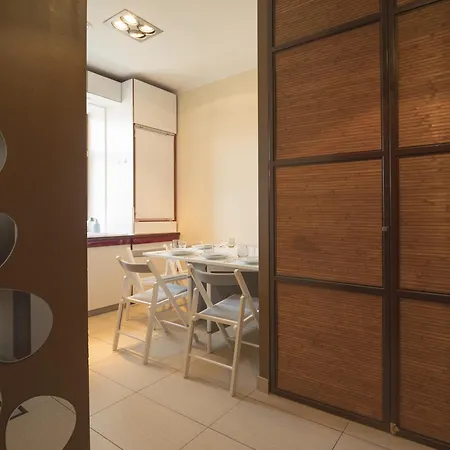 Midcentury Modern, Quiet, 40m With Bath Ρίγα