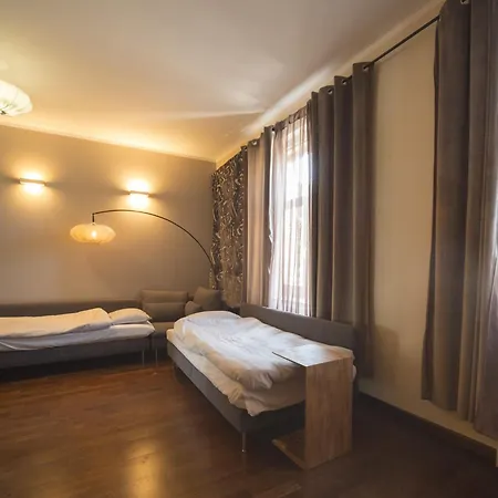 Midcentury Modern, Quiet, 40m With Bath Apartmán *