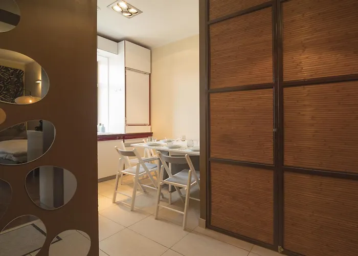 Midcentury Modern, Quiet, 40m With Bath Рига