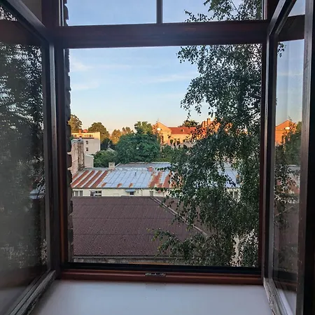 Apartment Midcentury Modern, Quiet, 40m With Bath *