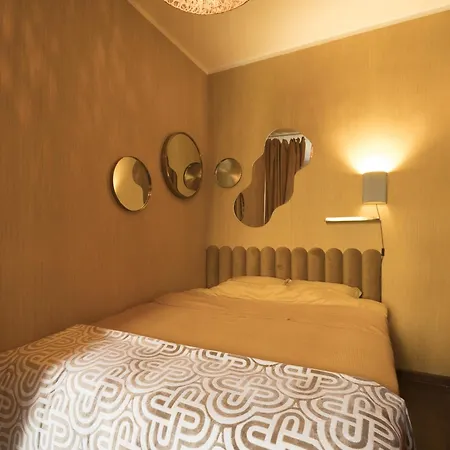 Midcentury Modern, Quiet, 40m With Bath شقة